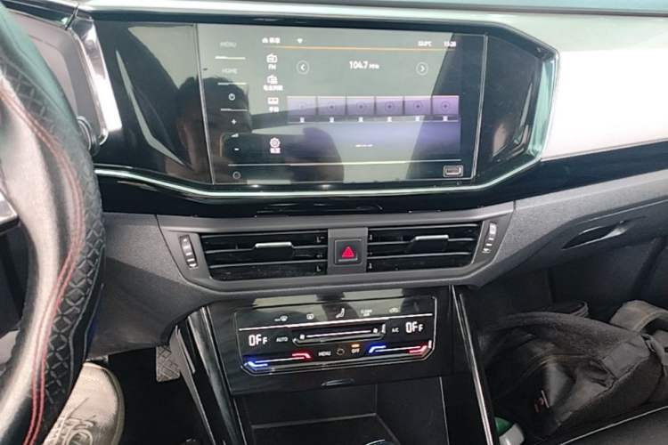 Used Volkswagen Tayron 2020 330TSI Two-Wheel Drive Luxury Smart Connectivity Version Audio And AC Panel