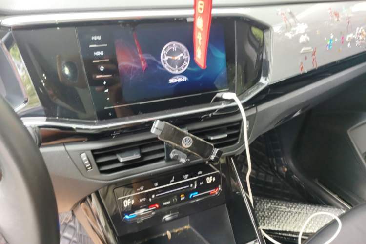 Used Volkswagen Tayron 2020 330TSI Two-Wheel Drive Luxury Smart Connectivity Version Audio And AC Panel