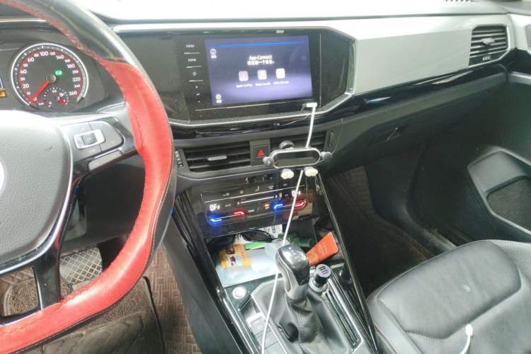 Used Volkswagen Tayron 2020 330TSI Two-Wheel Drive Luxury Smart Connectivity Version Audio And AC Panel