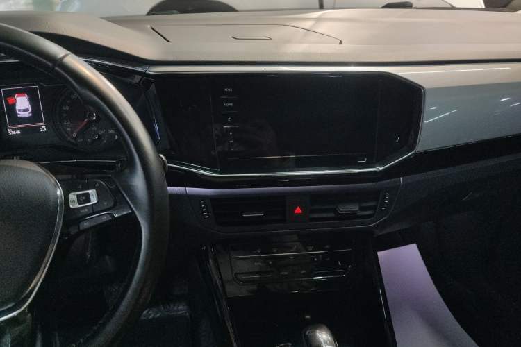 Used Volkswagen Tayron 2020 280TSI Two-Wheel Drive Luxury Connect Edition Audio And AC Panel