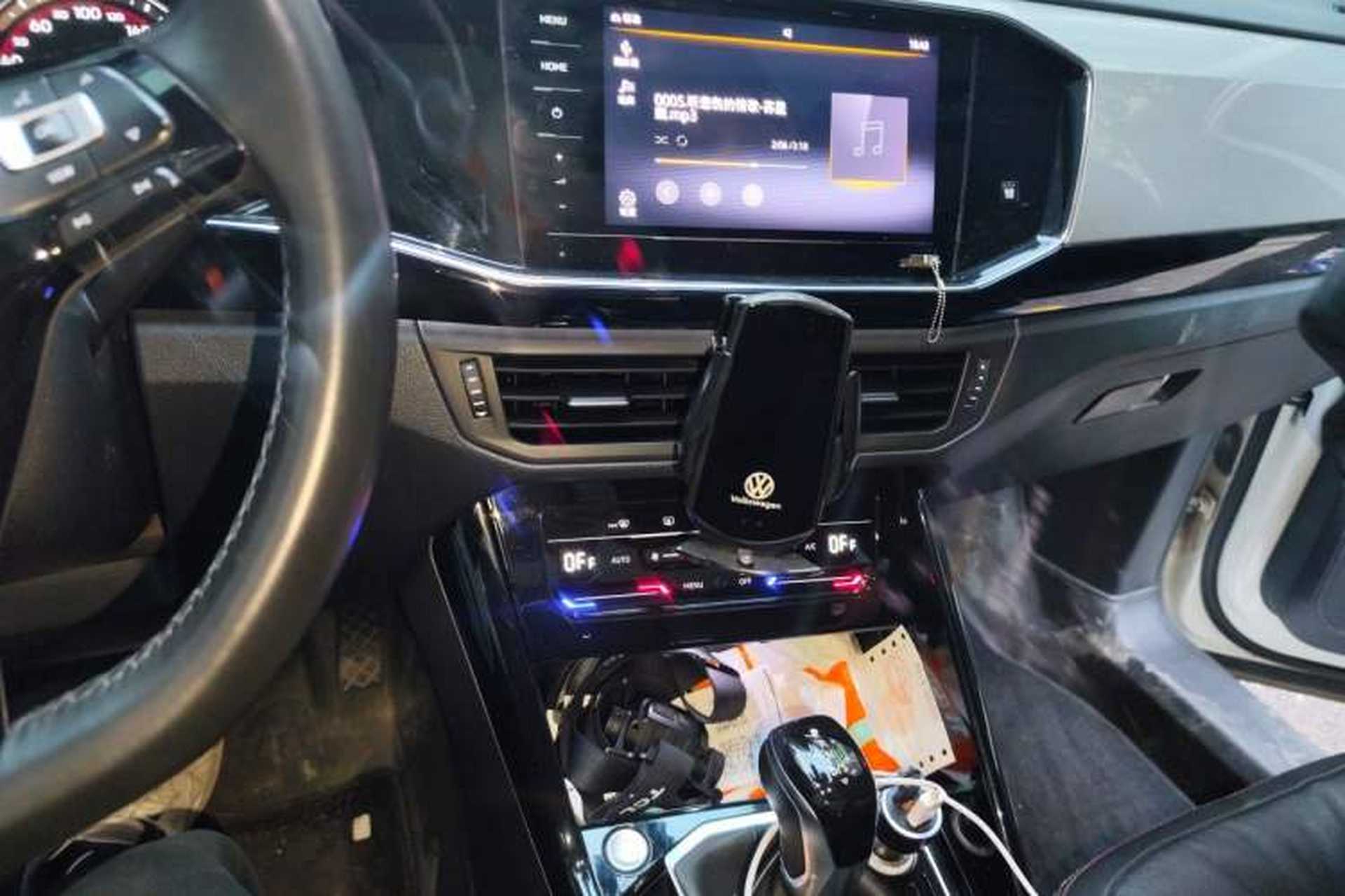 Used Volkswagen Tayron 2020 330TSI Two-Wheel Drive Luxury Smart Connectivity Version Audio And AC Panel