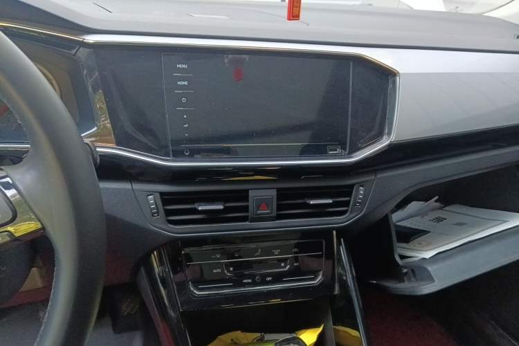 Used Volkswagen Tayron 2020 280TSI Two-Wheel Drive Comfort Connect Edition Audio And AC Panel