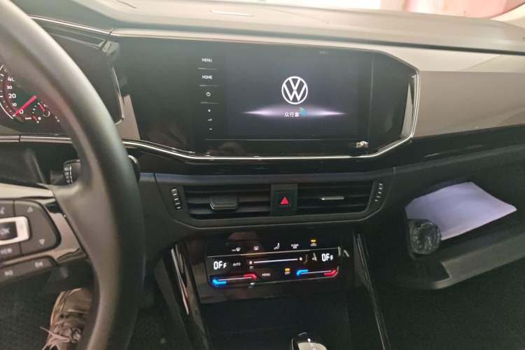 Used Volkswagen Tayron 2020 330TSI Two-Wheel Drive Luxury Smart Connectivity Version Audio And AC Panel