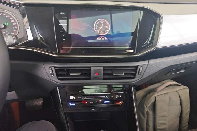 Used Volkswagen Tayron 2020 330TSI Two-Wheel Drive Luxury Smart Connectivity Version Audio And AC Panel