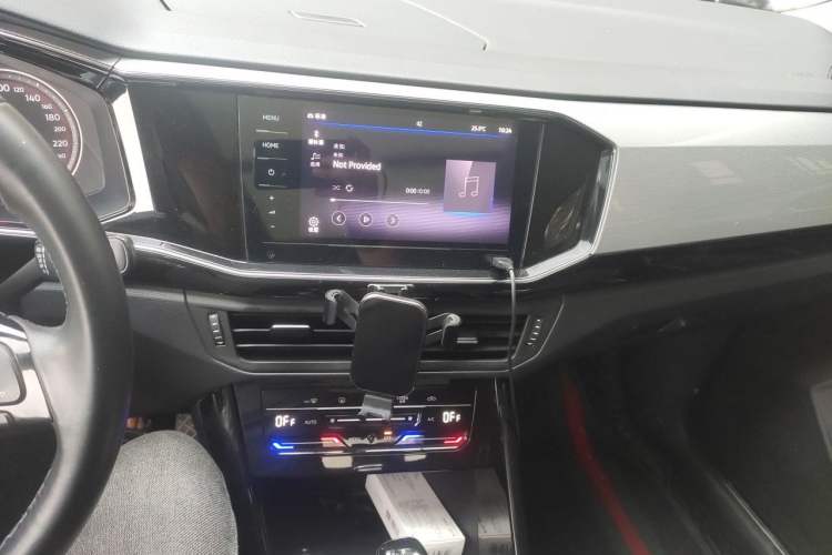 Used Volkswagen Tayron 2020 330TSI Two-Wheel Drive Luxury Smart Connectivity Version Audio And AC Panel