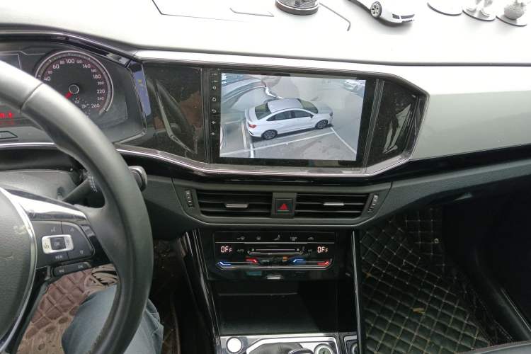 Used Volkswagen Tayron 2020 330TSI Two-Wheel Drive Luxury Smart Connectivity Version Audio And AC Panel