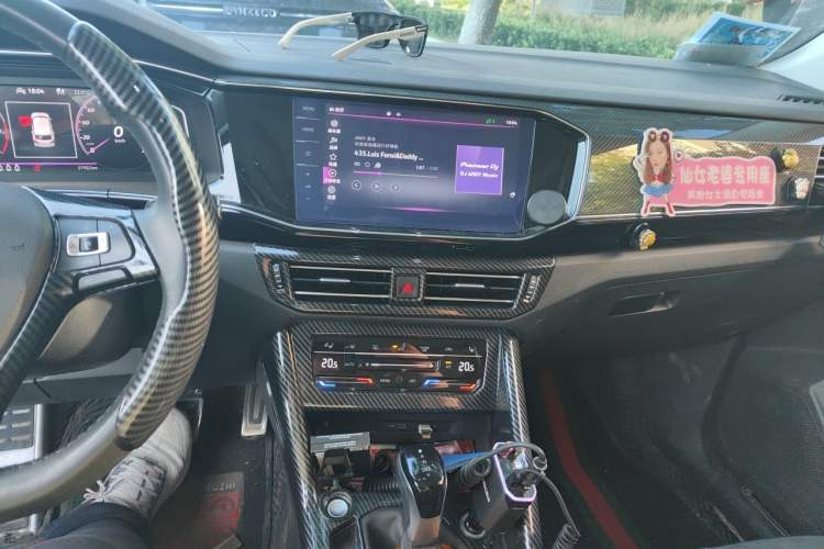 Used Volkswagen Tayron 2020 330TSI Two-Wheel Drive Luxury Connected Pro Edition Audio And AC Panel