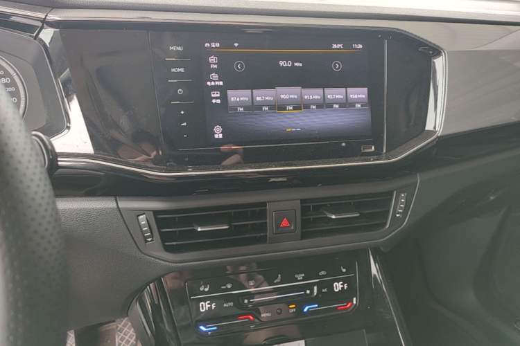 Used Volkswagen Tayron 2020 330TSI Two-Wheel Drive Luxury Smart Connectivity Version Audio And AC Panel