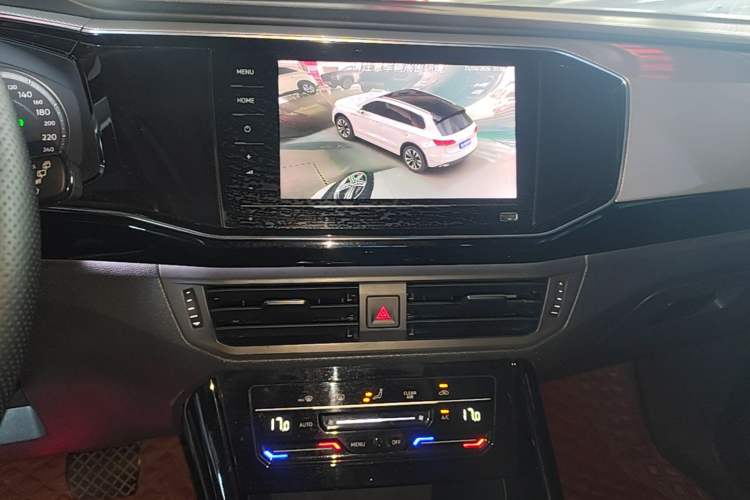 Used Volkswagen Tayron 2020 330TSI Two-Wheel Drive Luxury Smart Connectivity Version Audio And AC Panel
