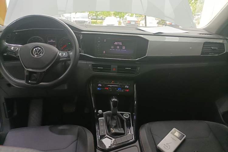 Used Volkswagen Tayron 2020 330TSI Two-Wheel Drive Luxury Smart Connectivity Version Audio And AC Panel