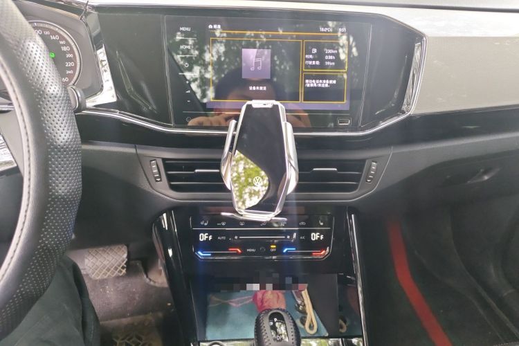 Used Volkswagen Tayron 2020 330TSI Two-Wheel Drive Luxury Smart Connectivity Version Audio And AC Panel