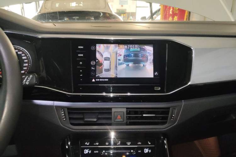 Used Volkswagen Tayron 2020 330TSI Two-Wheel Drive Luxury Smart Connectivity Version Audio And AC Panel