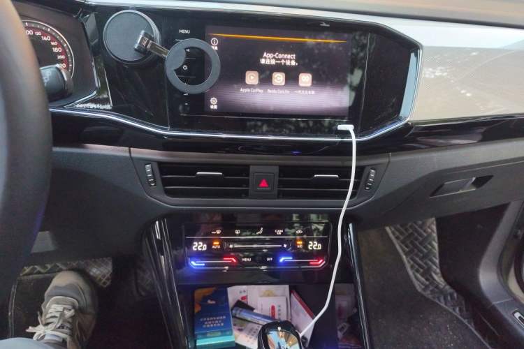 Used Volkswagen Tayron 2020 330TSI Two-Wheel Drive Luxury Smart Connectivity Version Audio And AC Panel
