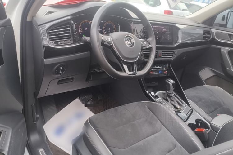 Used Volkswagen Tayron 2020 330TSI Two-Wheel Drive Luxury Connected Pro Edition Center Console