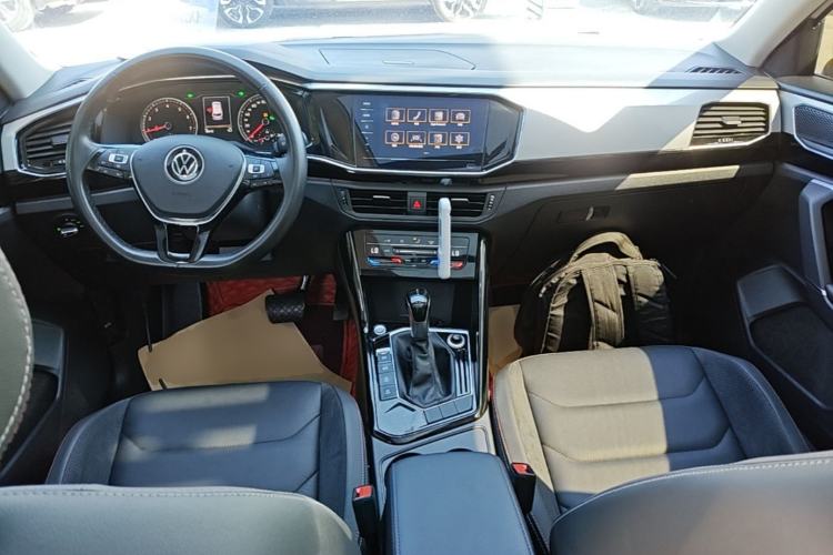 Used Volkswagen Tayron 2020 330TSI Two-Wheel Drive Luxury Smart Connectivity Version Center Console
