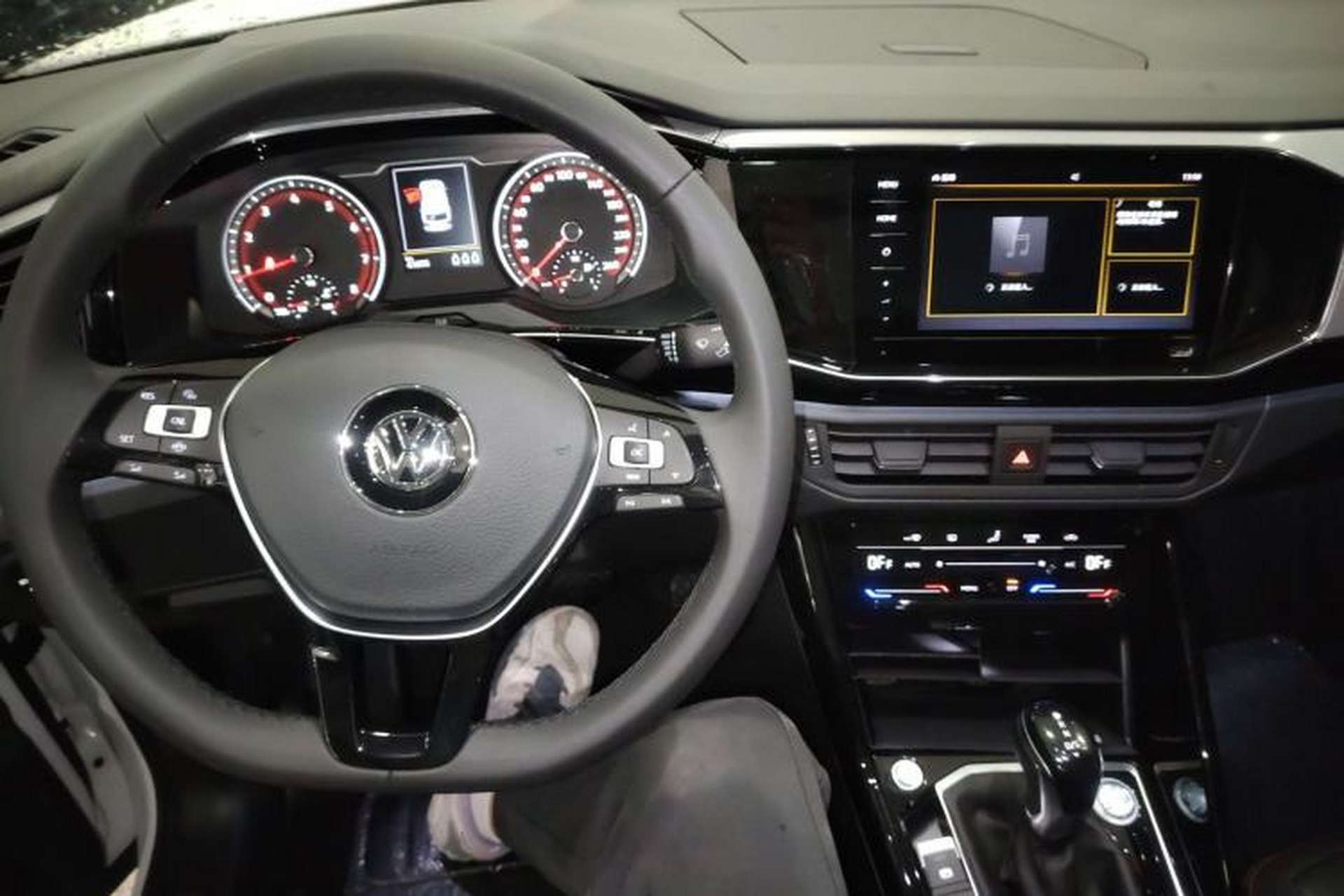 Used Volkswagen Tayron 2020 330TSI Two-Wheel Drive Luxury Smart Connectivity Version Center Console