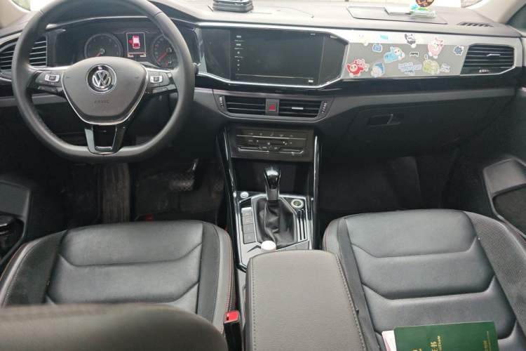 Used Volkswagen Tayron 2020 280TSI Two-Wheel Drive Luxury Connect Edition Center Console
