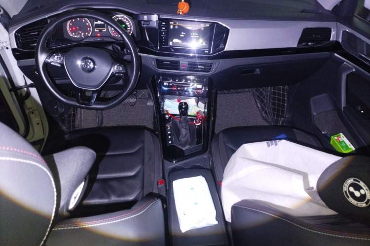 Used Volkswagen Tayron 2020 330TSI Two-Wheel Drive Luxury Smart Connectivity Version Center Console