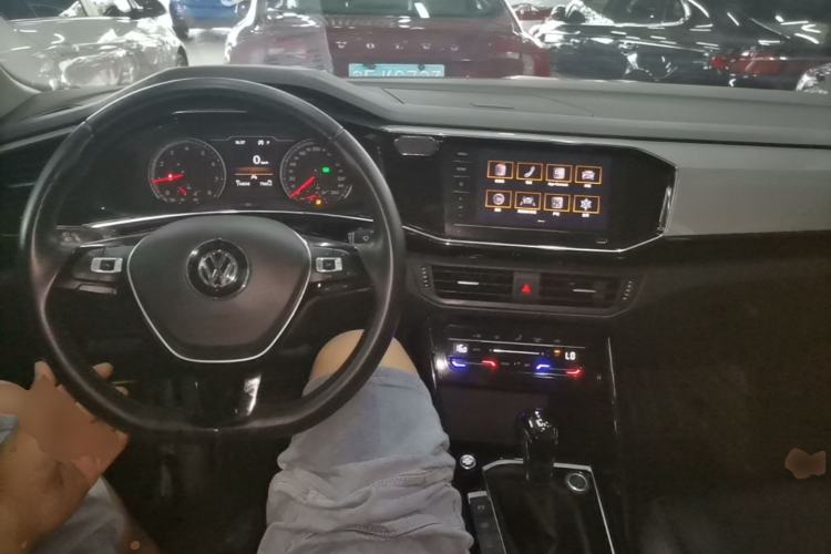 Used Volkswagen Tayron 2020 330TSI Two-Wheel Drive Luxury Smart Connectivity Version Center Console