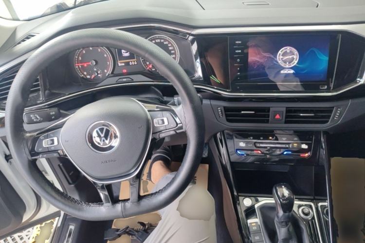 Used Volkswagen Tayron 2020 330TSI Two-Wheel Drive Luxury Smart Connectivity Version Center Console