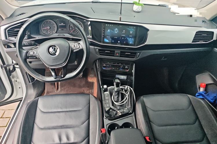 Used Volkswagen Tayron 2020 330TSI Two-Wheel Drive Luxury Smart Connectivity Version Center Console