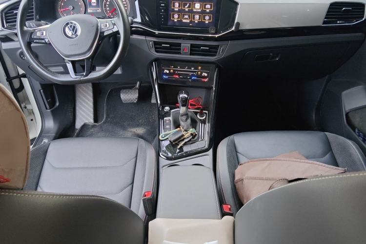 Used Volkswagen Tayron 2020 330TSI Two-Wheel Drive Luxury Smart Connectivity Version Center Console
