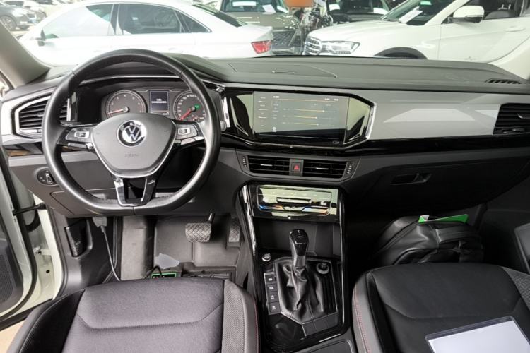 Used Volkswagen Tayron 2020 330TSI Two-Wheel Drive Luxury Smart Connectivity Version Center Console