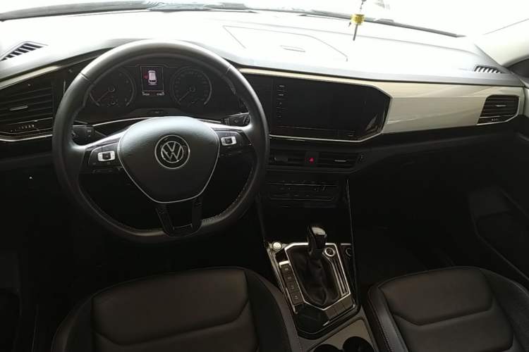 Used Volkswagen Tayron 2020 330TSI Two-Wheel Drive Luxury Smart Connectivity Version Center Console