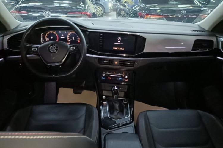 Used Volkswagen Tayron 2020 330TSI Two-Wheel Drive Luxury Smart Connectivity Version Center Console