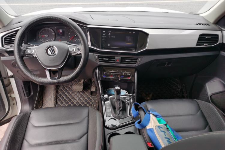 Used Volkswagen Tayron 2020 330TSI Two-Wheel Drive Luxury Smart Connectivity Version Center Console