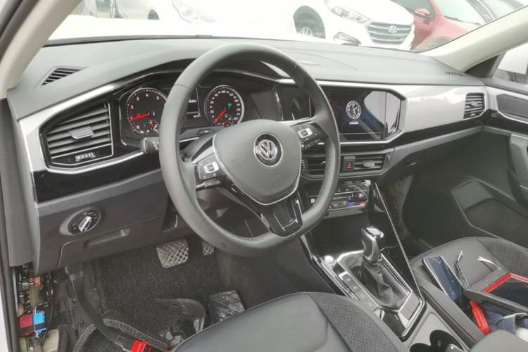 Used Volkswagen Tayron 2020 330TSI Two-Wheel Drive Luxury Smart Connectivity Version Center Console