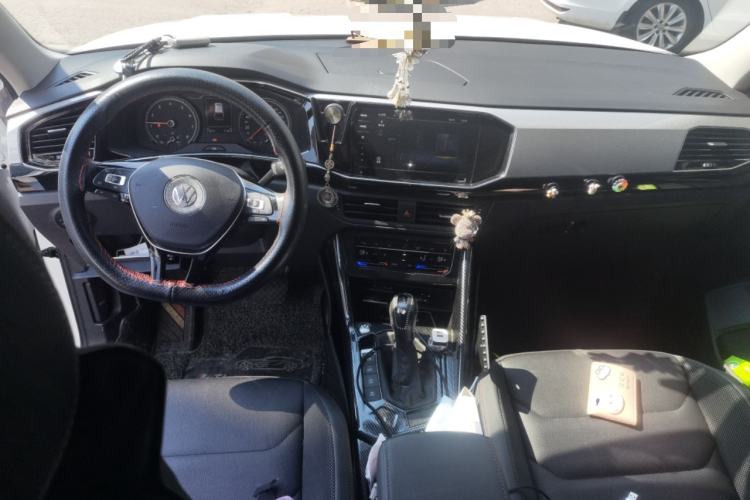 Used Volkswagen Tayron 2020 330TSI Two-Wheel Drive Luxury Smart Connectivity Version Center Console