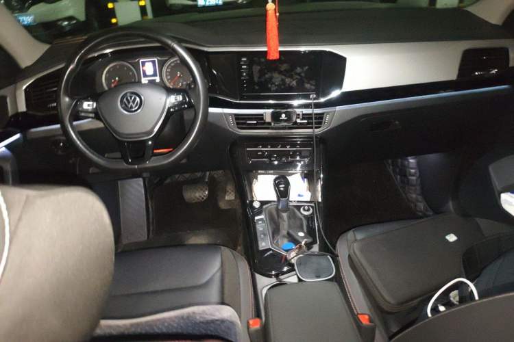 Used Volkswagen Tayron 2020 330TSI Two-Wheel Drive Luxury Smart Connectivity Version Center Console