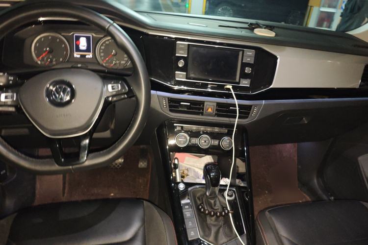 Used Volkswagen Tayron 2020 330TSI Two-Wheel Drive Luxury Smart Connectivity Version Center Console