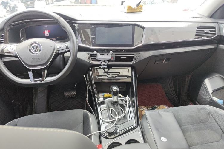 Used Volkswagen Tayron 2020 380TSI All-Wheel Drive R-Line Connected Version Center Console