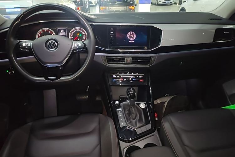 Used Volkswagen Tayron 2020 330TSI Two-Wheel Drive Luxury Smart Connectivity Version Center Console