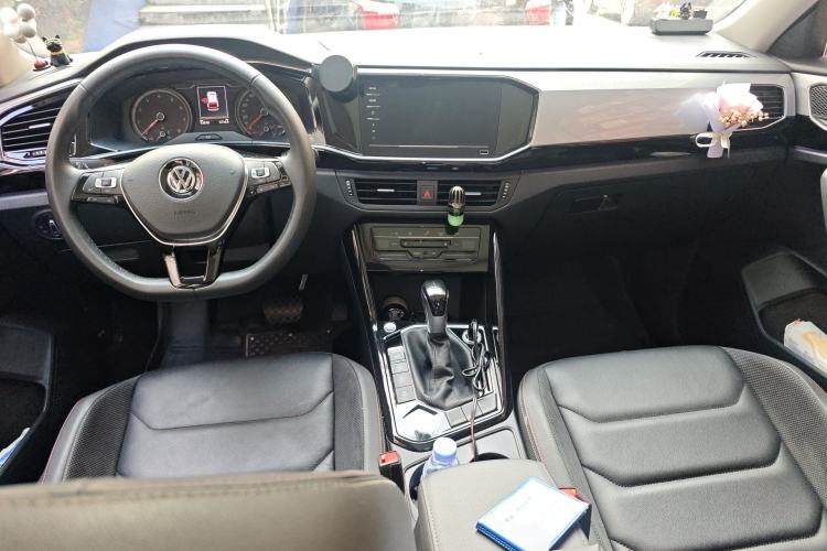 Used Volkswagen Tayron 2020 330TSI Two-Wheel Drive Luxury Smart Connectivity Version Center Console