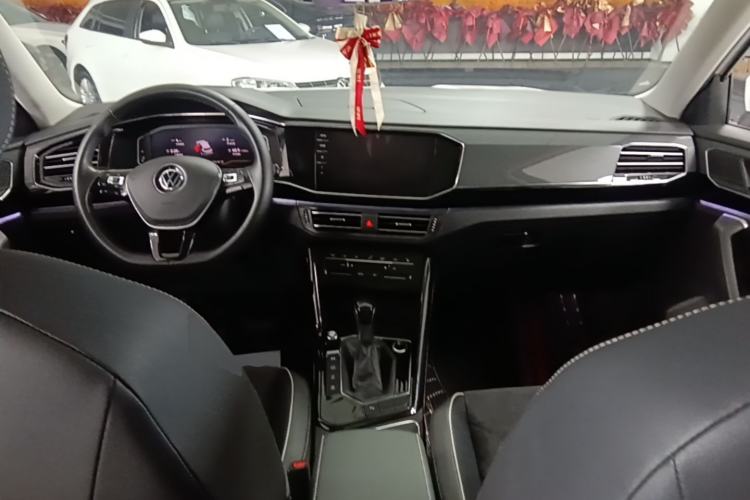 Used Volkswagen Tayron 2020 330TSI Two-Wheel Drive Luxury Connected Pro Edition Center Console