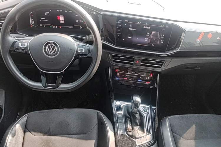 Used Volkswagen Tayron 2020 330TSI Two-Wheel Drive Luxury Smart Connectivity Version Center Console