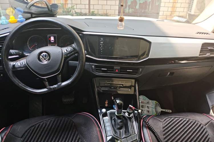 Used Volkswagen Tayron 2020 330TSI Two-Wheel Drive Luxury Smart Connectivity Version Center Console
