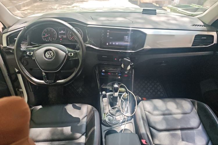 Used Volkswagen Tayron 2020 330TSI Two-Wheel Drive Luxury Smart Connectivity Version Center Console