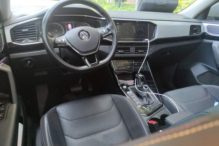 Used Volkswagen Tayron 2020 330TSI Two-Wheel Drive Luxury Smart Connectivity Version Center Console