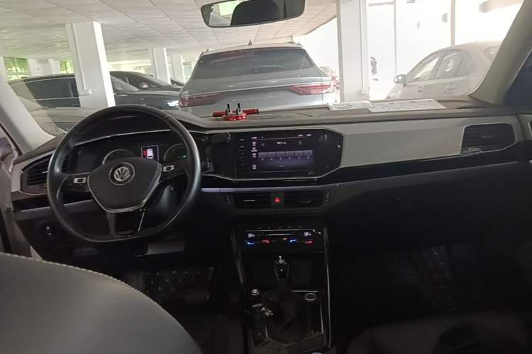 Used Volkswagen Tayron 2020 330TSI Two-Wheel Drive Luxury Smart Connectivity Version Center Console