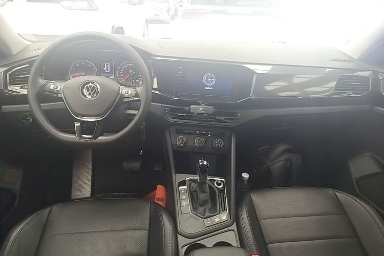 Used Volkswagen Tayron 2020 280TSI Two-Wheel Drive Comfort Connect Edition Center Console