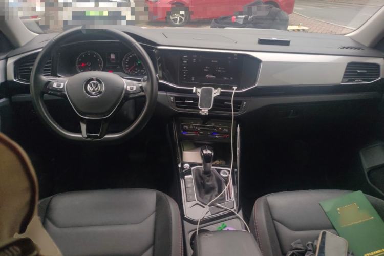 Used Volkswagen Tayron 2020 330TSI Two-Wheel Drive Luxury Smart Connectivity Version Center Console