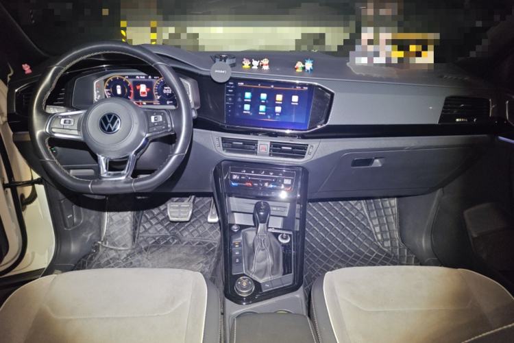 Used Volkswagen Tayron 2020 380TSI All-Wheel Drive R-Line Connected Version Center Console