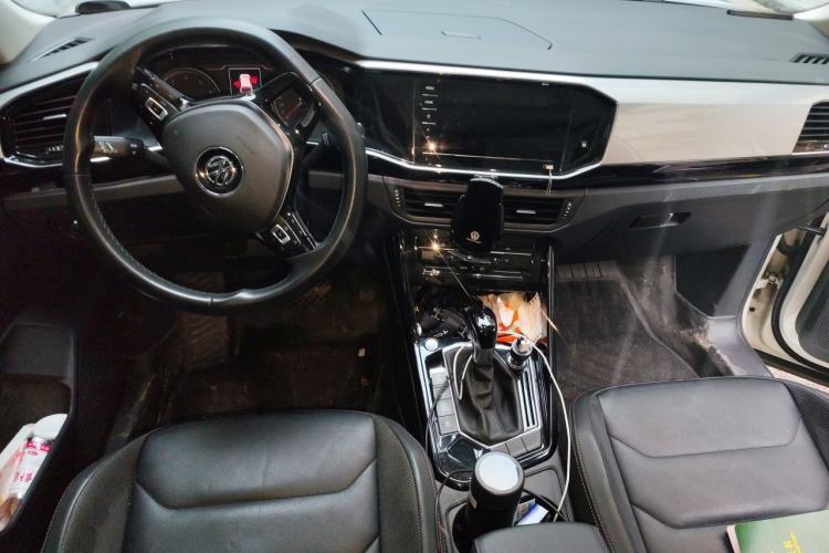 Used Volkswagen Tayron 2020 330TSI Two-Wheel Drive Luxury Smart Connectivity Version Center Console