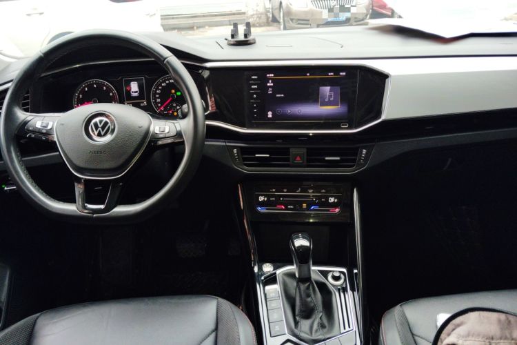Used Volkswagen Tayron 2020 280TSI Two-Wheel Drive Luxury Connect Edition Center Console
