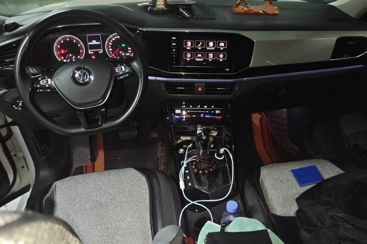 Used Volkswagen Tayron 2020 330TSI Two-Wheel Drive Luxury Smart Connectivity Version Center Console