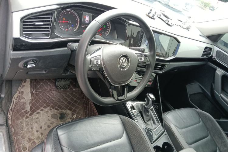Used Volkswagen Tayron 2020 330TSI Two-Wheel Drive Luxury Smart Connectivity Version Center Console